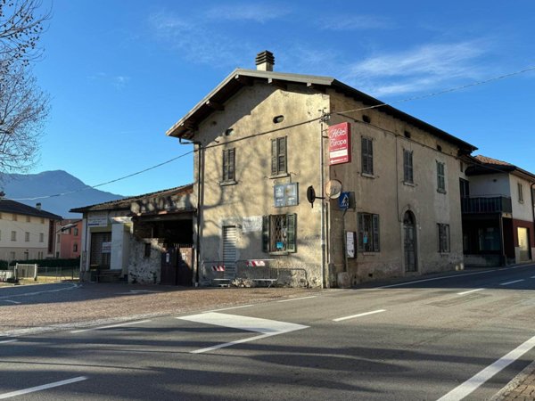 casa indipendente in vendita a Sorico