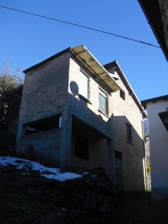 casa indipendente in vendita a Sorico