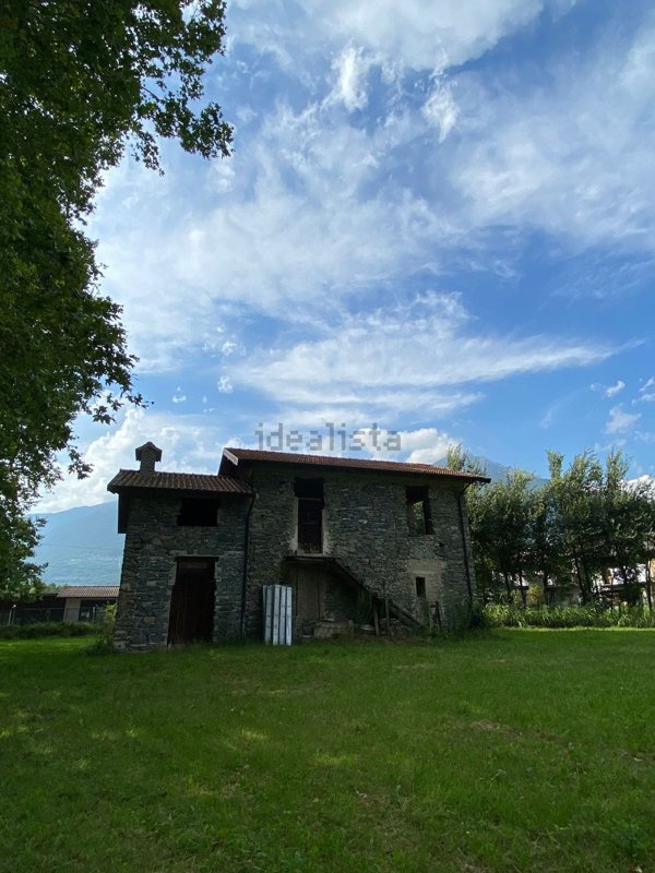 casa indipendente in vendita a Sorico