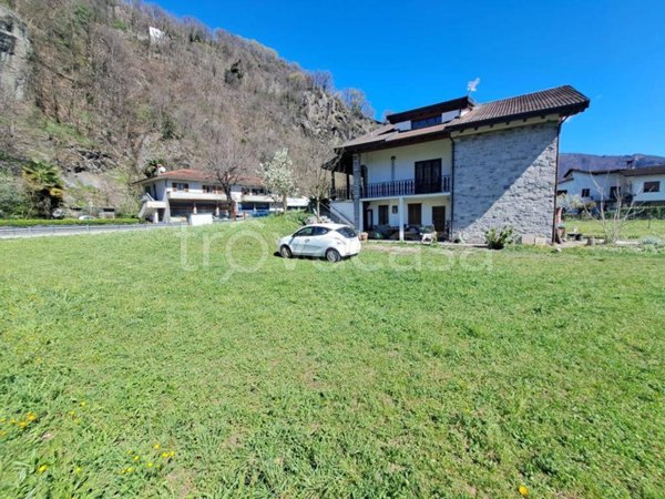 casa indipendente in vendita a Sorico