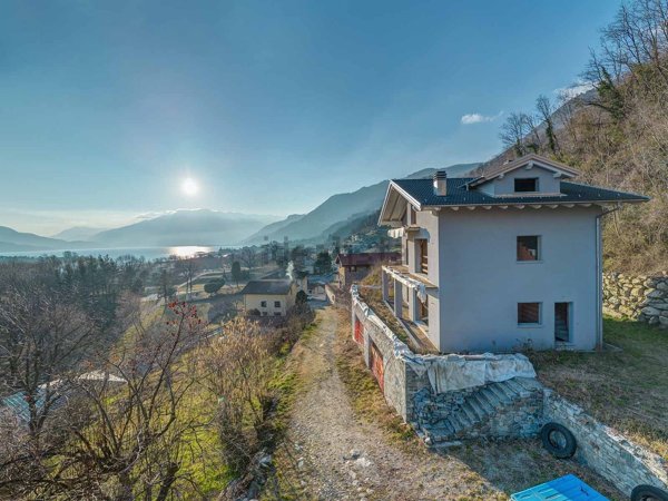 casa indipendente in vendita a Sorico