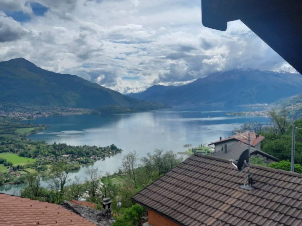 casa indipendente in vendita a Sorico
