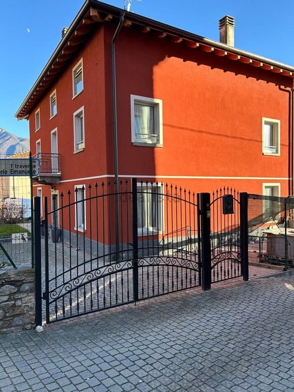 casa indipendente in vendita a Sorico