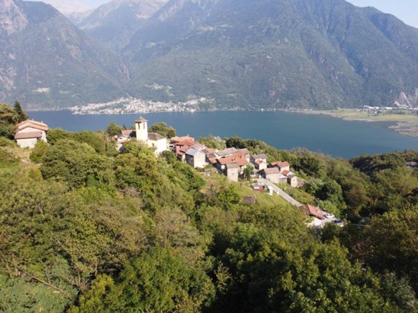 casa indipendente in vendita a Sorico in zona Albonico
