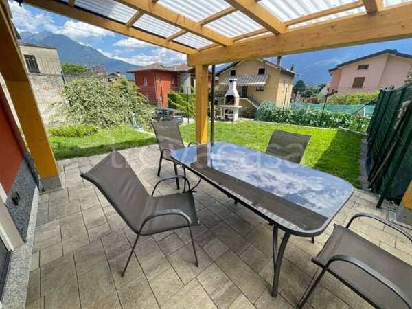 casa indipendente in vendita a Sorico