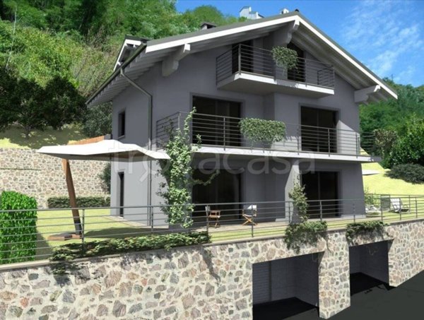 casa indipendente in vendita a Sorico