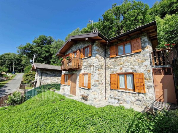 casa indipendente in vendita a Sorico