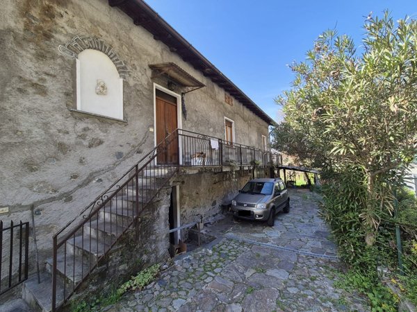 casa indipendente in vendita a Sorico