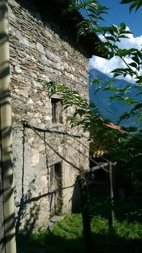 casa indipendente in vendita a Sorico