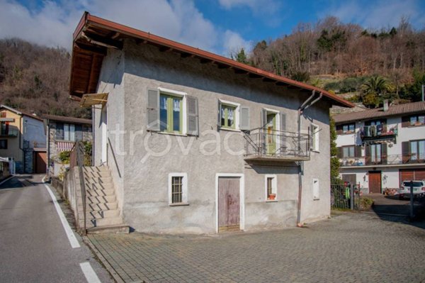 casa indipendente in vendita a Sorico