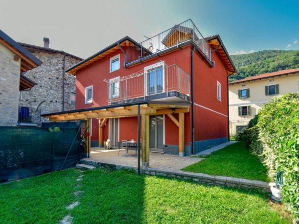 casa indipendente in vendita a Sorico