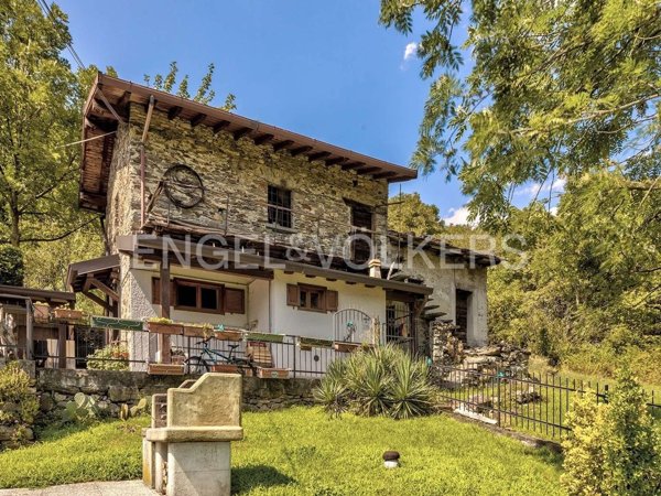 casa indipendente in vendita a Sorico