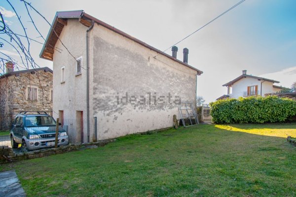casa indipendente in vendita a Sorico