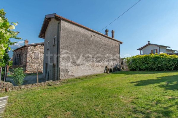 casa indipendente in vendita a Sorico