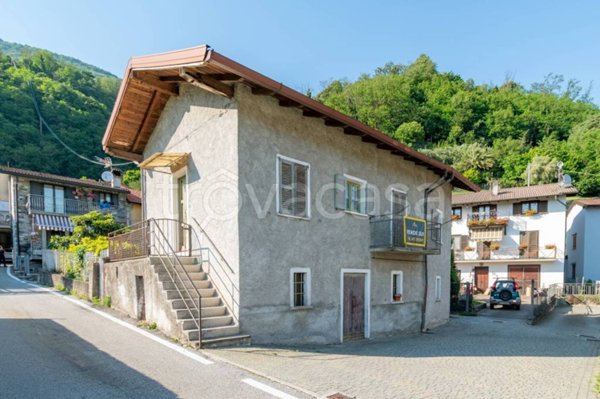 casa indipendente in vendita a Sorico