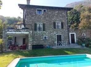 villa in vendita a Sorico in zona Albonico