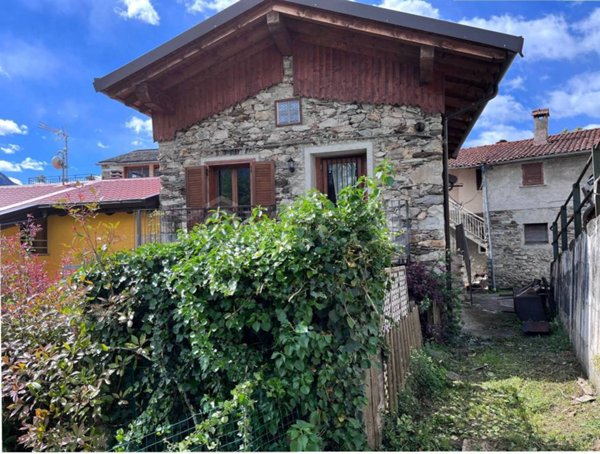 casa indipendente in vendita a Sorico in zona Albonico