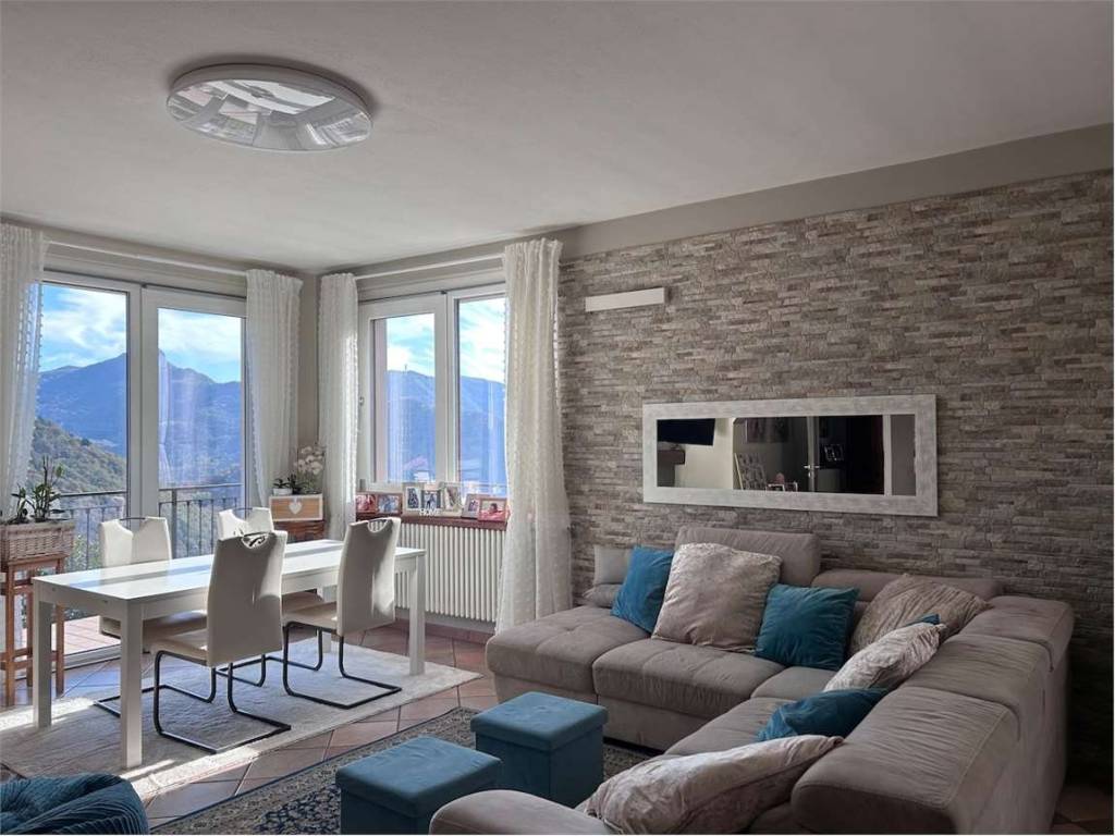 casa indipendente in vendita a Sormano