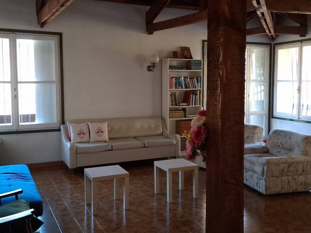 casa indipendente in vendita a Sormano