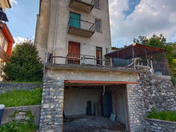 casa indipendente in vendita a Sormano