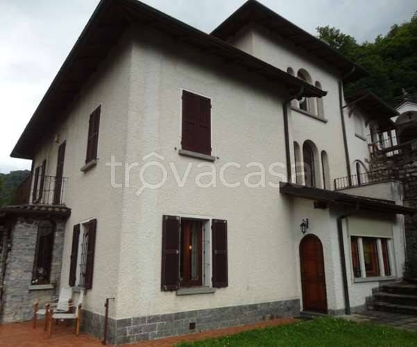 casa indipendente in vendita a Sormano