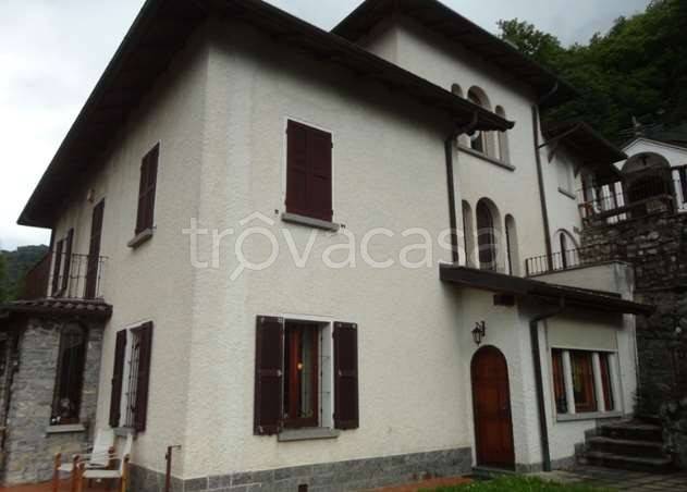 casa indipendente in vendita a Sormano