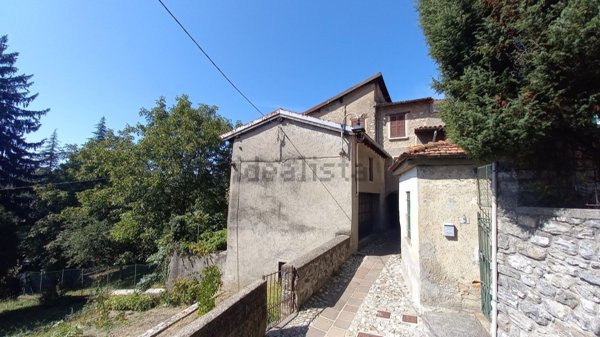 casa indipendente in vendita a Sormano