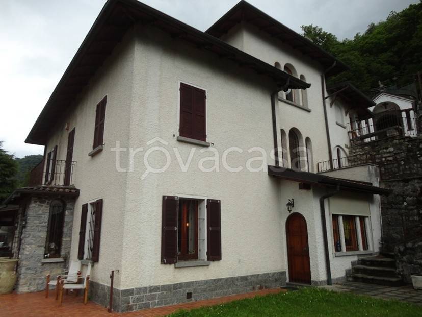 casa indipendente in vendita a Sormano