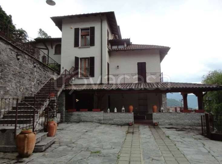 casa indipendente in vendita a Sormano
