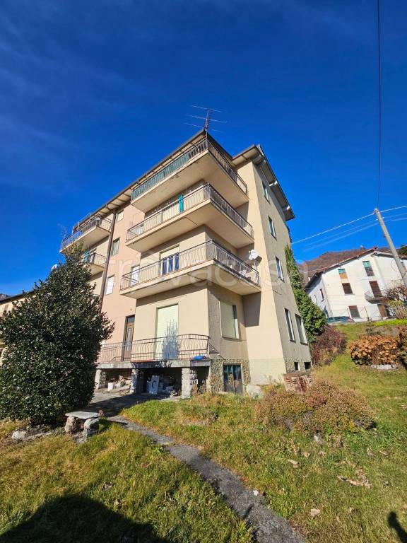 casa indipendente in vendita a Sormano