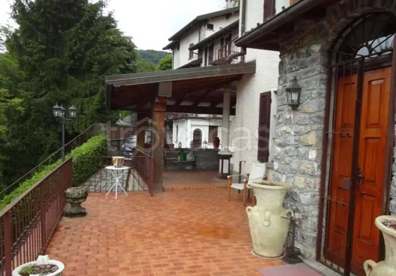 casa indipendente in vendita a Sormano
