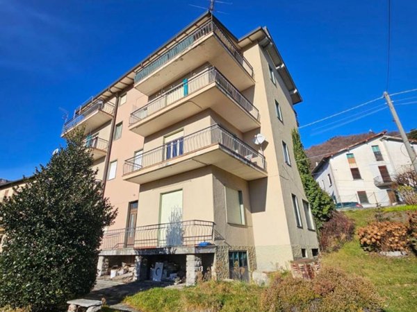 casa indipendente in vendita a Sormano