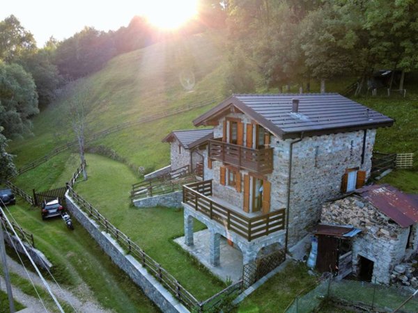 casa indipendente in vendita a Stazzona
