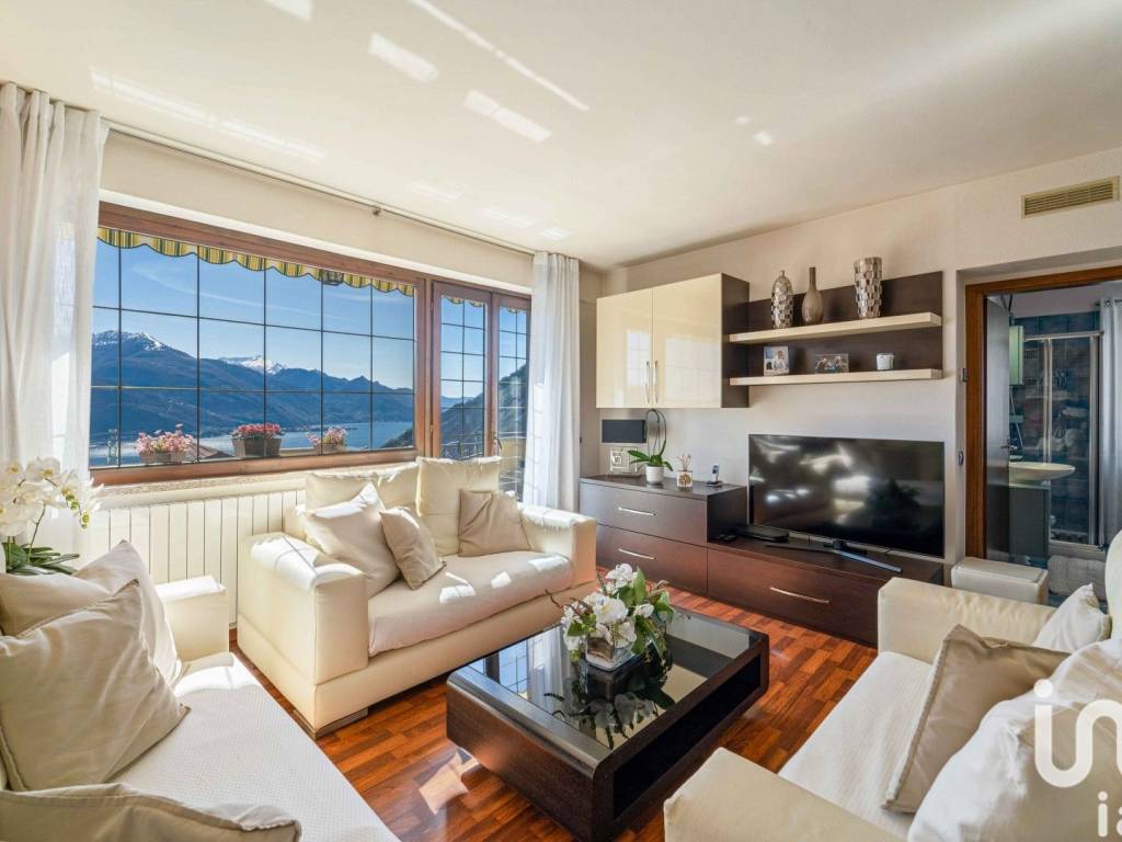 casa indipendente in vendita a Stazzona