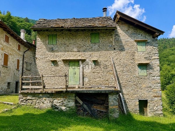 quadrivano in vendita a Stazzona in zona Selva