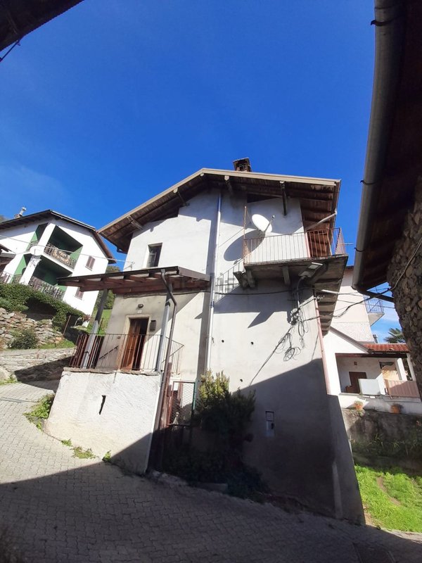 casa indipendente in vendita a Stazzona in zona Selva