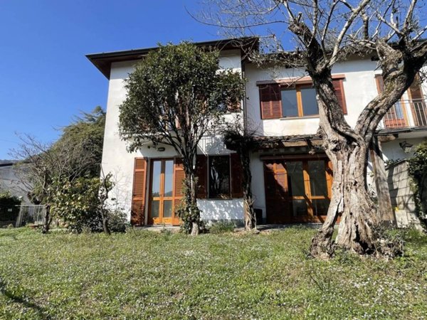 casa indipendente in vendita a Tavernerio