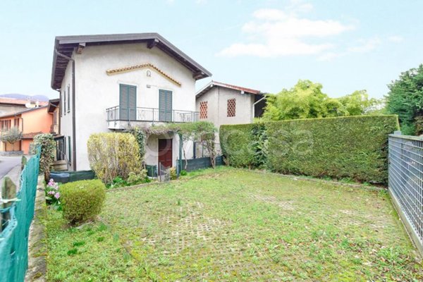 casa indipendente in vendita a Tavernerio in zona Urago
