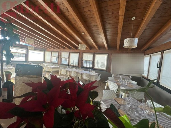 negozio in vendita a Tavernerio