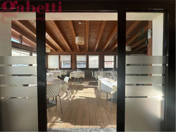 negozio in vendita a Tavernerio