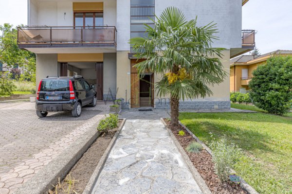 appartamento in vendita a Tavernerio in zona Rovascio