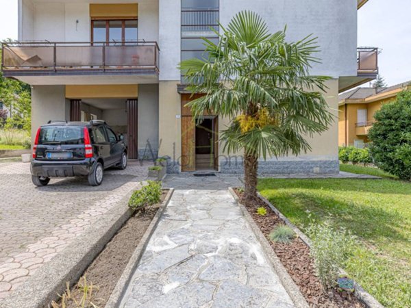 appartamento in vendita a Tavernerio in zona Rovascio