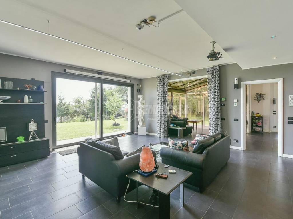 casa indipendente in vendita a Tavernerio