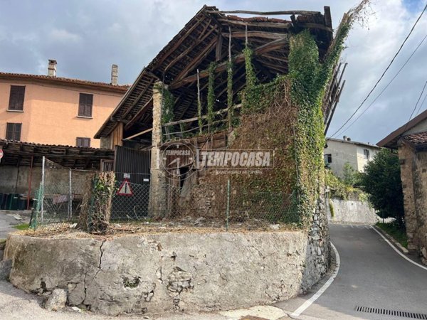 casa semindipendente in vendita a Tavernerio in zona Ponzate