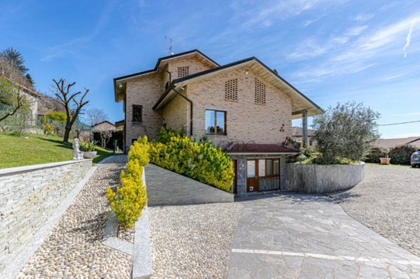 negozio in vendita a Tavernerio