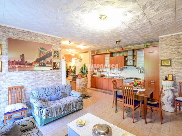 appartamento in vendita a Tavernerio in zona Urago