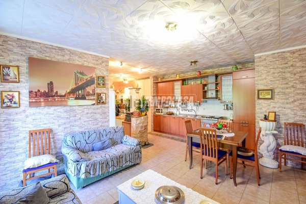 appartamento in vendita a Tavernerio in zona Urago
