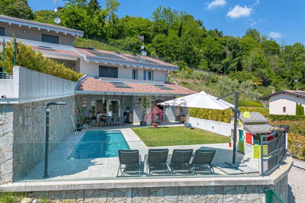 casa indipendente in vendita a Tavernerio in zona Rovascio