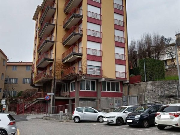 appartamento in vendita a Tavernerio in zona Rovascio