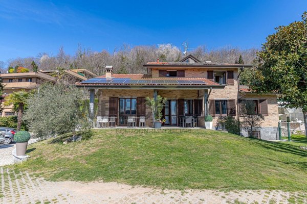 casa indipendente in vendita a Tavernerio